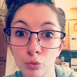 Meet your Posher, Alicia